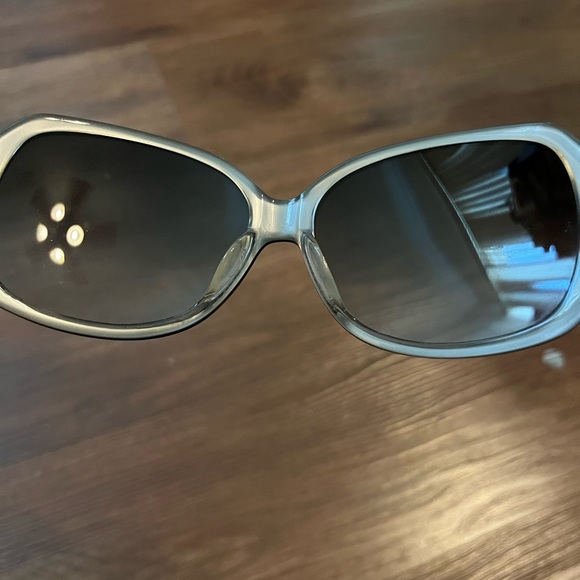 Black Coach sunglasses - Picture 7 of 7